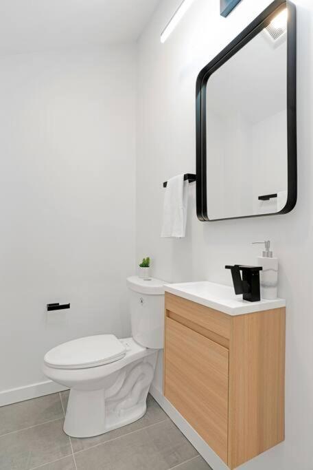 New Paltz Zen Wellness Cabin W/ Hot Tub 외부 사진