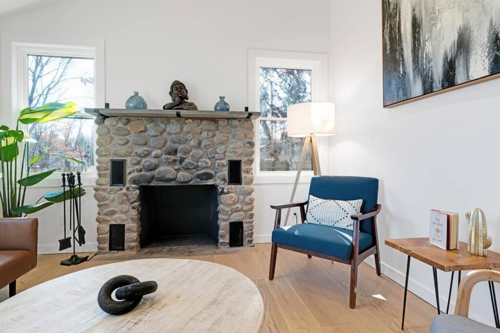 New Paltz Zen Wellness Cabin W/ Hot Tub 외부 사진
